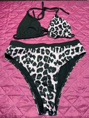 SHEIN Black and White Leopard Ribbed Bikini Set